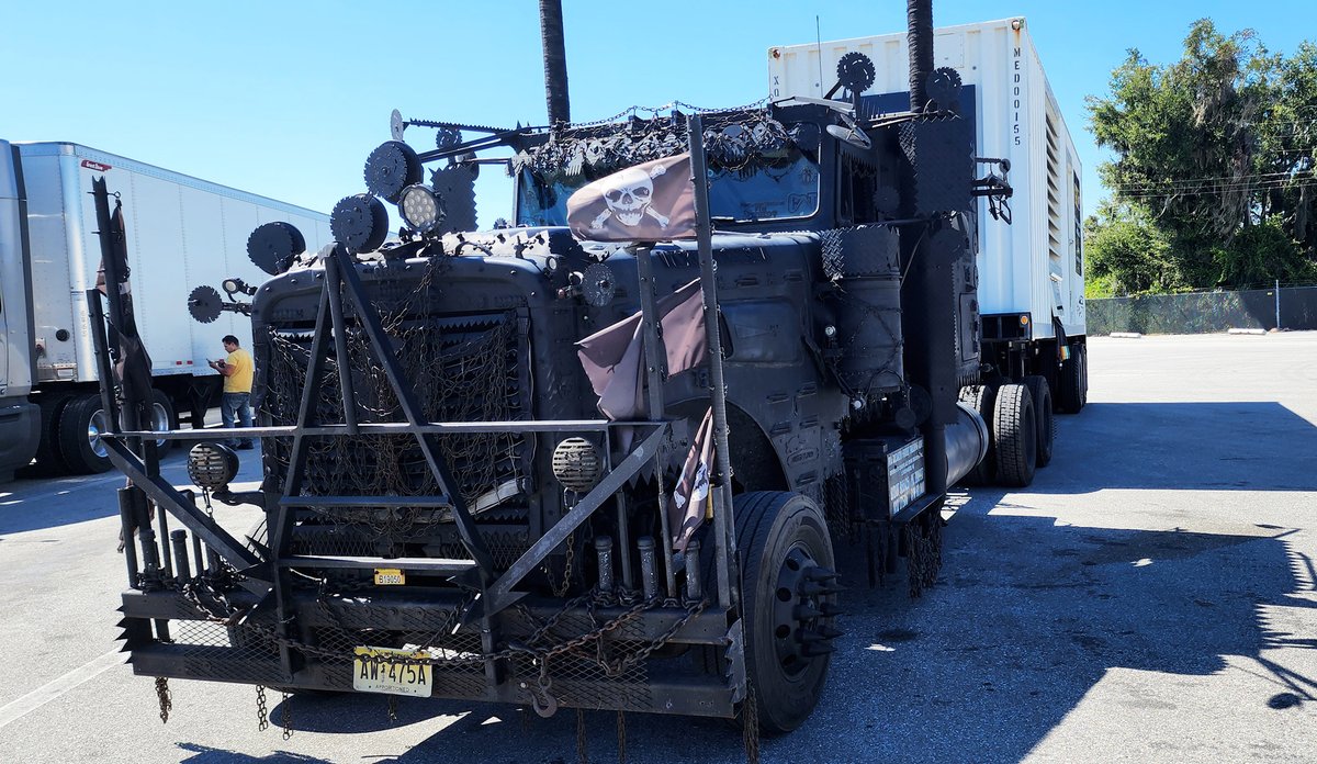 raneyschrome's tweet photo. We've been fans of #WickedIntent for many years, it was our pleasure to see this truly incredible rig at the #Raneys Chrome Shop recently! 😎 https://t.co/iUIAxibkVq