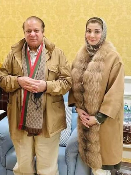 Exclusive 🔴⚠️ Do you know?

#MaryamNawaz is wearing 'Fur Trimmed Wool Coat' of one of the most expensive brand @ermannoscervino cost 5,266 USD (1,163,796/- PKR)