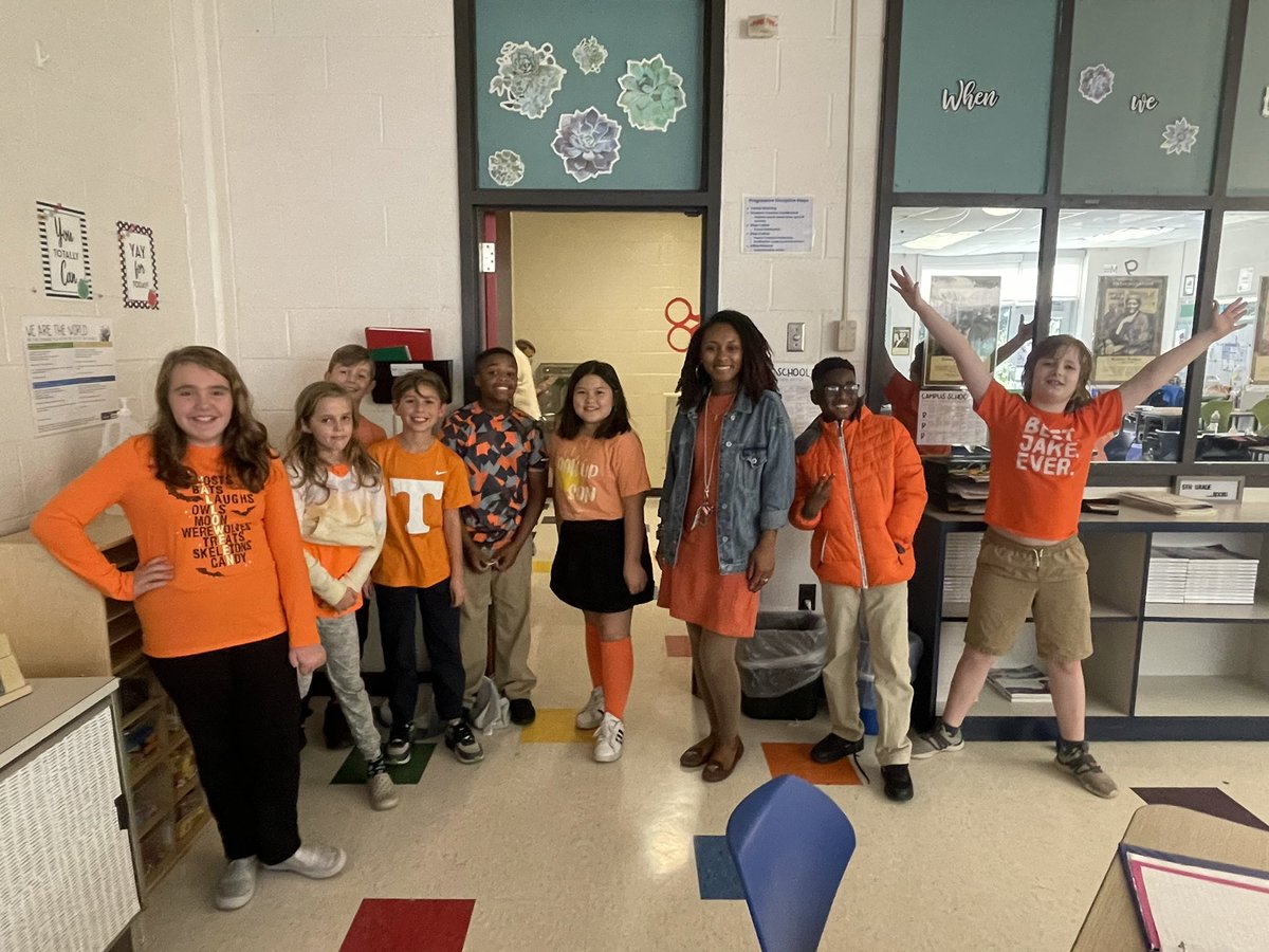 901CampusSchool's tweet photo. Campus School celebrates #UnityDay2022 ! 🧡🐯 https://t.co/W0tSz5lbjh