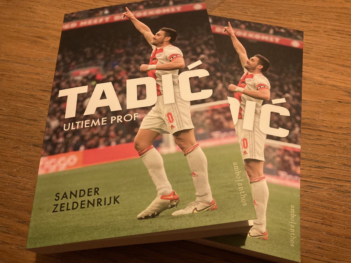 S_Zeldenrijk's tweet image. ‘Tadic, ultieme prof’ is vanaf 24/10 overal verkrijgbaar. Kans maken op een gesigneerd exemplaar? Retweet dan dit bericht. Ik maak de winnaar bekend voor de aftrap van #rkcaja rond de klok van 10:10 uur😉 #ajax