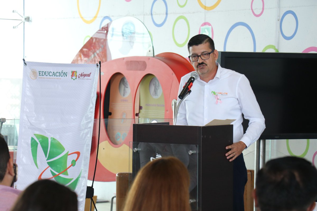 Taller de Progresiones del Marco Curricular Común para la EMS, en presencia de la Coordinadora Nacional Margarita Rocío Serrano Barrios y Lic. Tomás Valdez Villalobos, Director de Educación Media Superior y Superior vía remota; asistencia de personal de los planteles CECyTEN.
