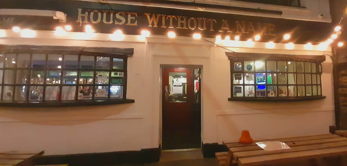 boltonwalking's tweet photo. Quest to try the @TitanicBrewers Cherry Porter at the @HouseWithNoName. Very tasty indeed. #realale #cherryporter #titanicbrewery #properpubs #Harwood #bolton https://t.co/nK6CkSnNqr