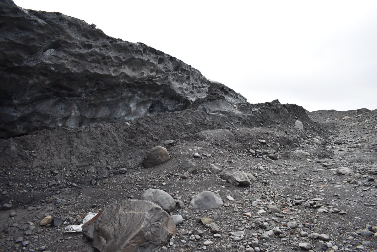 BrennaAFrasier's tweet photo. Living in Nova Scotia, a land shaped by glaciers, I was awestruck to see glaciers in action in Iceland. #glacier #Iceland #geologicprocesses https://t.co/Rnh7FVrUN8