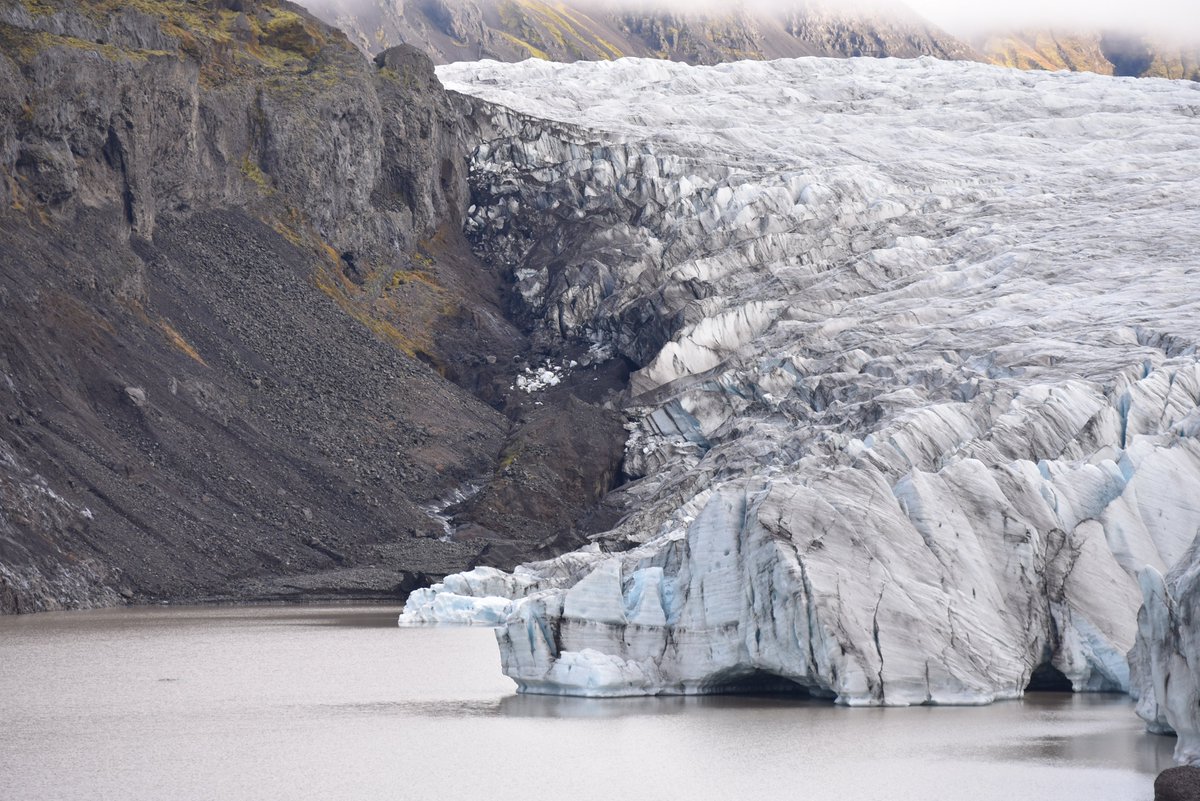BrennaAFrasier's tweet photo. Living in Nova Scotia, a land shaped by glaciers, I was awestruck to see glaciers in action in Iceland. #glacier #Iceland #geologicprocesses https://t.co/Rnh7FVrUN8
