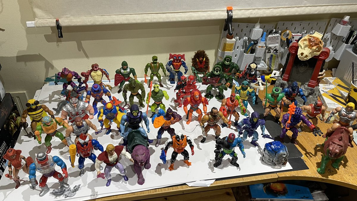 garfyfigs's tweet photo. How’s your evening? Now the little one is in bed I’ve got my vintage Masters of the Universe figures down from the shelves to dust. #motu @MastersOfficial #heman https://t.co/Lq3vzCH7g1