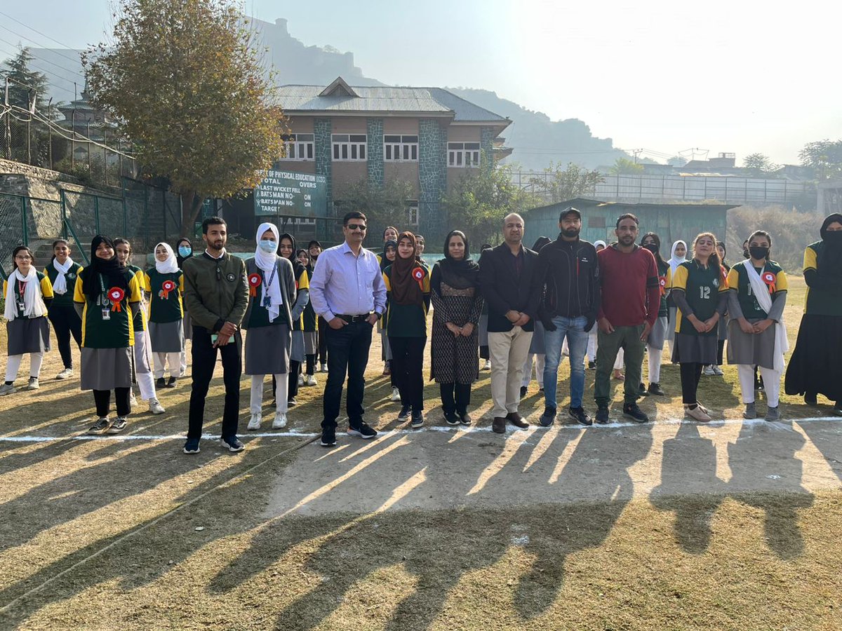 nss_icsc's tweet photo. Under the Umbrella of ongoing FIT INDIA FREEDOM RUN 3.0,today NSS UNITS organised 1000 metre Run for Girls of the clg.Around 80 girls participated in the https://t.co/OU0Kife0IJ.AYNAA SHAH,Ms.AAMINA &amp; Ms.MARIYA JEELANI of were adjudged for 1st, 2nd &amp; 3rd Position respectively. https://t.co/RVCP9JFmtx