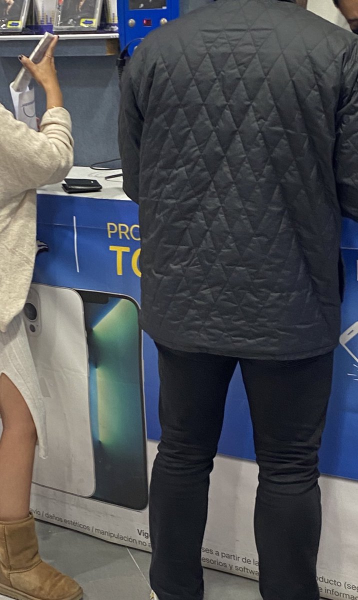 FerNaajar's tweet photo. El fajo de boletos que imprimieron y aún están imprimiendo más. Lo bueno es que Ticketmaster tiene límites. https://t.co/IrZjlWlEK7