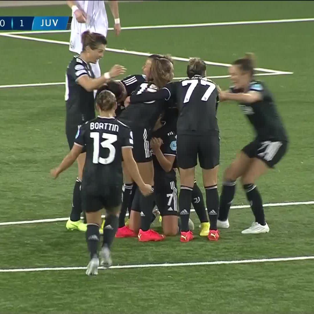 GOAL FOR JUVENTUS! 

Valentina Cernoia strikes first to give her side the lead over FC Zürich Frauen 🔥

#UWCL LIVE NOW ⬇️
🇬🇧 🎙 👉  🎙 👉  🎙 👉
