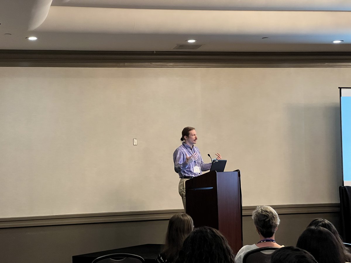 GabKardon's tweet photo. @BogeyEL giving a great talk on his work modeling congenital diaphragmatic hernias in mice. #CDH @jacksonlab #structuralbirthdefects https://t.co/7usRW2jHLu
