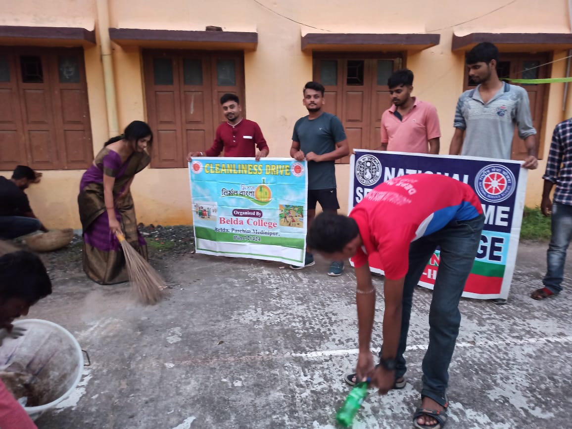 BeldaCollege's tweet photo. NSS UNIT -I, II &amp; III, Belda College, Paschim Medinipur, West Bengal. India.   
*CLEAN INDIA 2.0*     *   *# Swachh Bharat 2022*.  
19.10.2022    
 Our Volunteers are actively participated in Clean India 2.0 ans Swachh Bharat 2022  at  Belda, WB
@rdnss_kolkata
@swachhbharat https://t.co/pXcZojcIAr