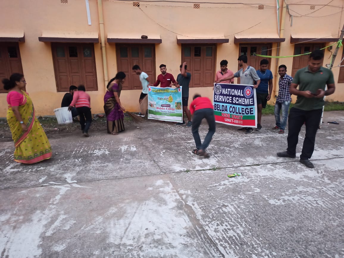 BeldaCollege's tweet photo. NSS UNIT -I, II &amp; III, Belda College, Paschim Medinipur, West Bengal. India.   
*CLEAN INDIA 2.0*     *   *# Swachh Bharat 2022*.  
19.10.2022    
 Our Volunteers are actively participated in Clean India 2.0 ans Swachh Bharat 2022  at  Belda, WB
@rdnss_kolkata
@swachhbharat https://t.co/pXcZojcIAr