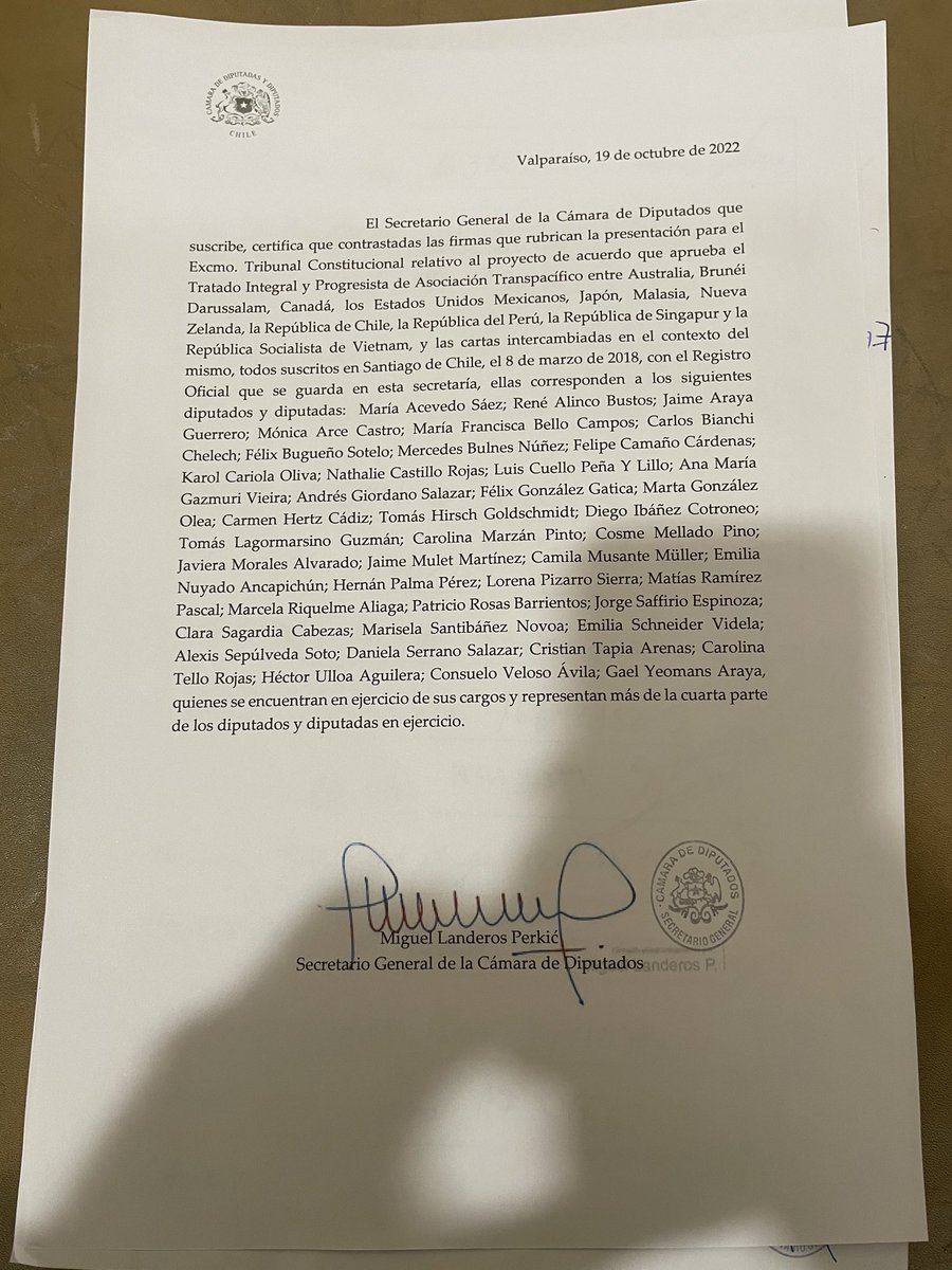 camila_musante's tweet photo. 🔴Junto a 41 diputados y diputadas, gracias a las gestiones de @KarimBianchi presentamos requerimiento ante el Tribunal Constitucional para invalidar la tramitación del CPTPPP más conocido como TPP11 #NoAlTPP11 🌏 https://t.co/8WOJ4amgga