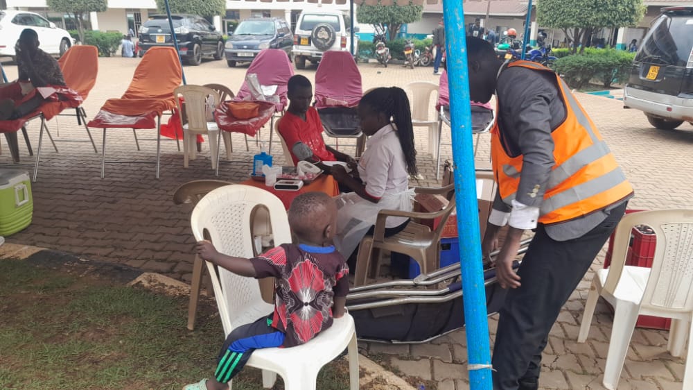 rct_royal's tweet photo. We thank each and everyone who came through in the first phase of the blood donation camp where we managed to collect 137 units  of blood to the Rotary blood bank of mengo.
@rckampalanorth @RunisMedia1 @kanosug @SarahOwembabazi ,@IsaacOkullo1 @Alycespeechie @MPUganda https://t.co/M3VLnHewFJ