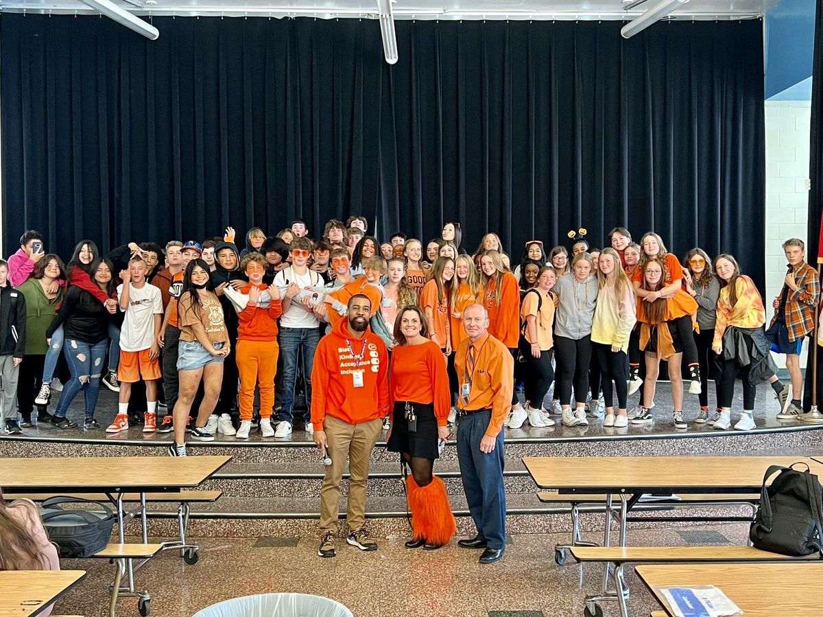 SouthernMSAACPS's tweet photo. SMS is United for Unity Day #UnityDay2022 #AACPSAwesome @AACountySchools https://t.co/vruYYs3jPH