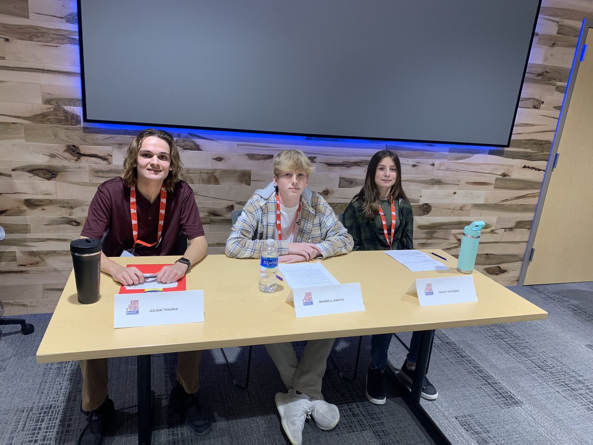 ms_long08's tweet image. Governors debates have been great! Soon the roll call vote to determine the winners will occur! @KVUSA_WIMC #everstpride #adventureday22