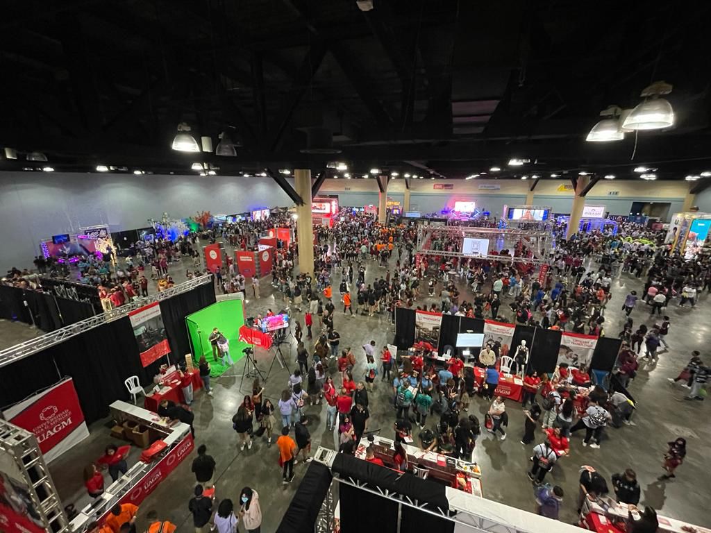 rcmupr's tweet photo. ¡Aún estás a tiempo de llegar!
Casa llena en la Feria Senior 2022 que se celebra en el Centro de Convenciones. El Recinto de Ciencias Médicas estará presente en la actividad hasta las 3:00 p.m.
#RCM #RCMUPR https://t.co/IiiI8ZUyko