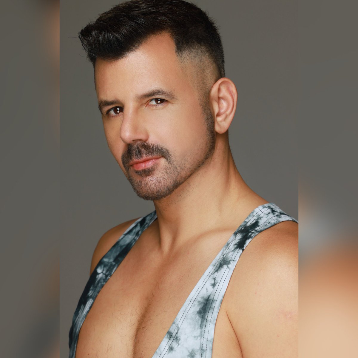 djguyscheiman's tweet photo. Stare into my eyes and tell me what you see 😉📸
Pic by @or danon, styling, hair and makeup @shimoninst
#guyscheiman #guyscheiman2023 #newphotoshoot #newpresspics #newyearnewme https://t.co/086QoMDqXG