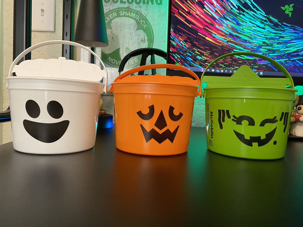LucasGFX's tweet photo. The gangs complete. Thanks to @PoisonGirl06 and her resourcefulness and love for all things Halloween. A set for each of us because we’re children. 👻🎃🧙‍♀️ https://t.co/jP6OTPRxV8