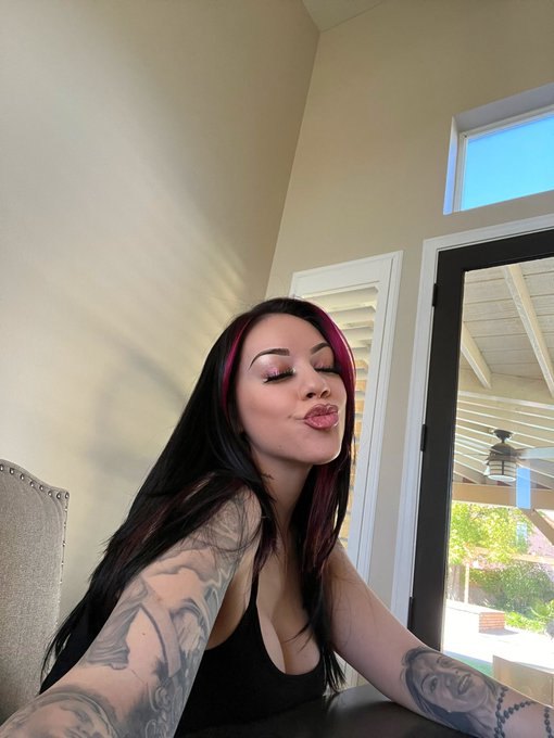 currently ✨💋 https://t.co/4J21y2YSg1