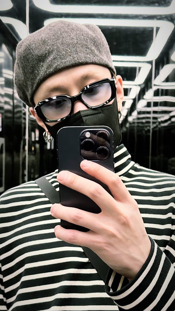 YJH_updates's tweet photo. [PHOTO] 221020 #용준형 Junhyung Instagram Stories update https://t.co/t2odbpLn7l