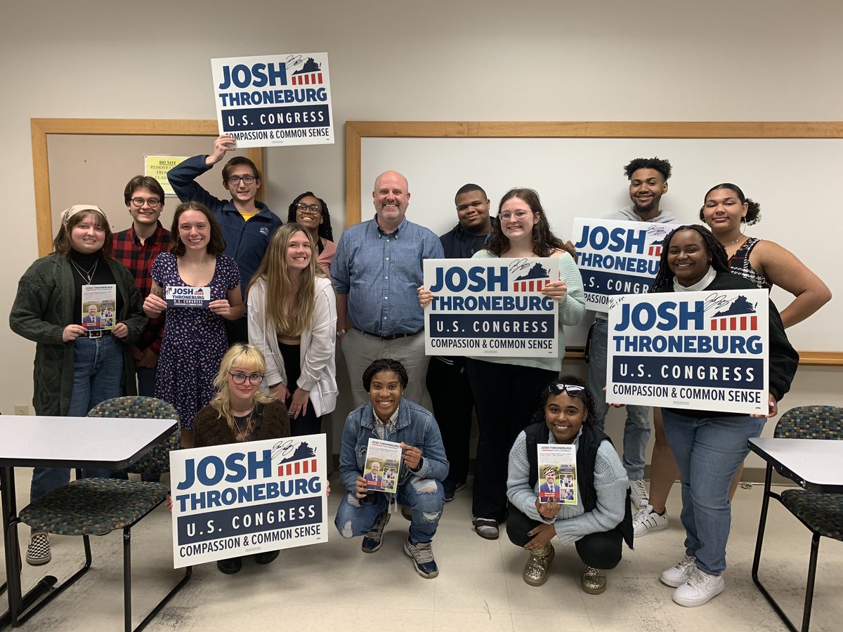 CollegeDemsLU's tweet photo. Last night, our College Dems had the opportunity to meet Josh Throneburg. Make sure you have a plan to vote by Election Day on Nov. 8!

You can find resources in our bio. https://t.co/EsSUGtZw87