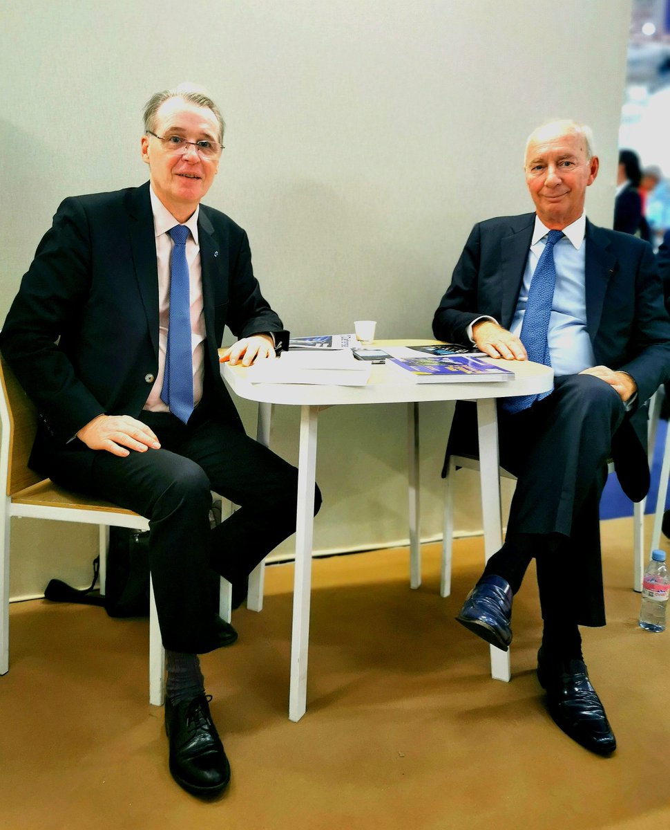 [⚔️EURONAVAL]
#Intervention #FondationRobertSchuman #Euronaval2022 

Nous remercions Monsieur  <a href="/JD_Giuliani/">J.-D. Giuliani</a> de la <a href="/robert_schuman/">Fondation Schuman</a>  pour son intervention riche et intéressante lors du <a href="/SalonEuronaval/">EURONAVAL</a> avec le vice-amiral Jean-François Morel

<a href="/IHEDN/">IHEDN</a> <a href="/Armees_Gouv/">Ministère des Armées et des Anciens combattants</a> <a href="/MarineNationale/">Marine nationale</a>