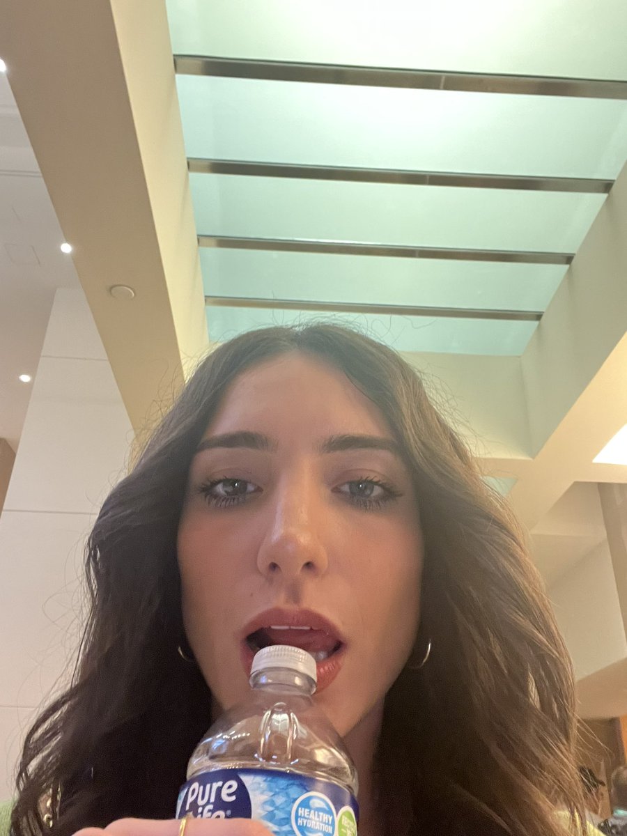nadia tweet media
