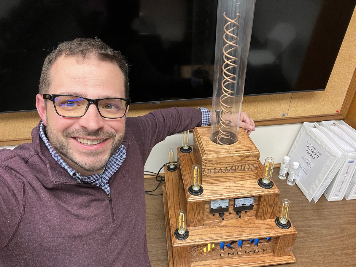 KSGovNerd's tweet photo. The KPP Energy Team delivered the Public Power Week trophy at last night's council meeting. Proud of the Hillsboro team for delivering during PPW! https://t.co/vhIDtm3Lp2