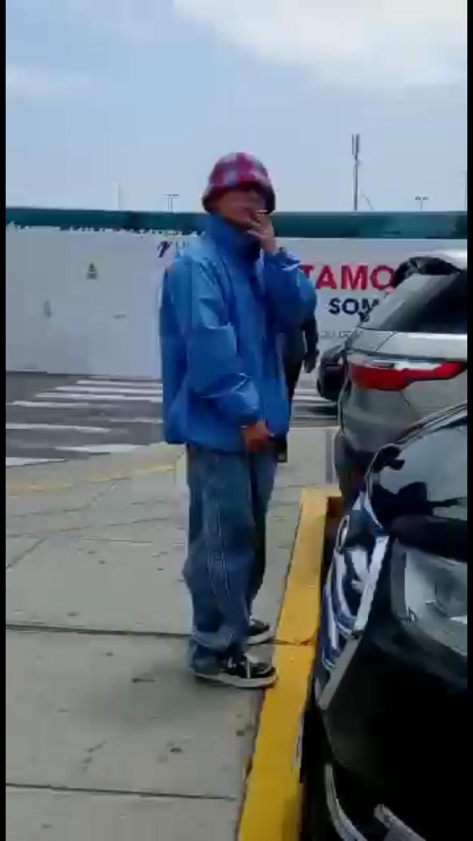 Sossu12's tweet photo. Dabin con vibes de pandillero y calidad tercenmundista 💪💋 #regimeworldtour #DPR  #WelcomeToPeruDPR https://t.co/RVgaOzGgUS