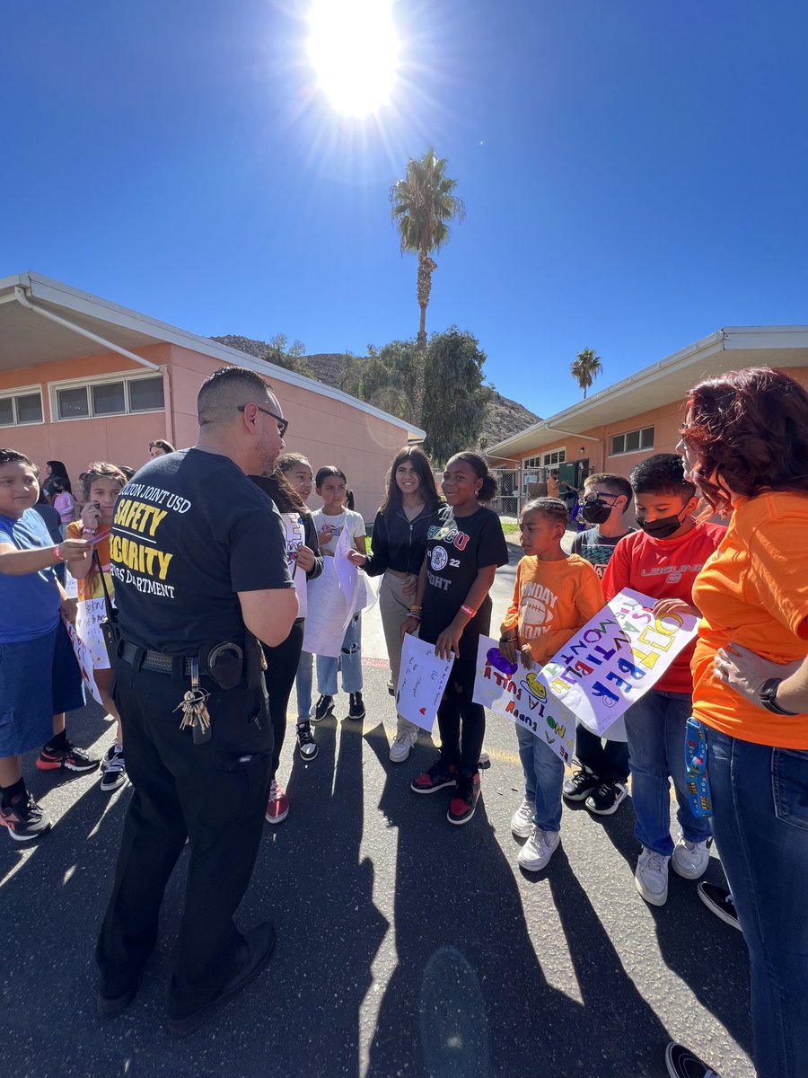 CJUSDStudentSvc's tweet photo. Thank you @fontanastation and @CJUSDSafety for our amazing escort to @JVRoadrunners ! We appreciate you! #UnityDay22 #BullyingPrevention #CJUSD @ColtonJUSD https://t.co/vXbSYHjrQT