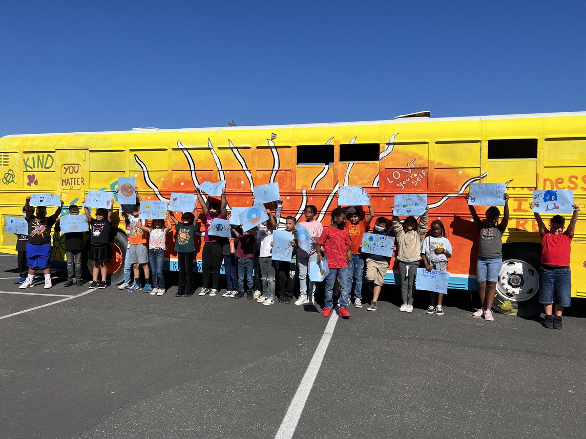 CJUSDStudentSvc's tweet photo. Thank you @fontanastation and @CJUSDSafety for our amazing escort to @JVRoadrunners ! We appreciate you! #UnityDay22 #BullyingPrevention #CJUSD @ColtonJUSD https://t.co/vXbSYHjrQT