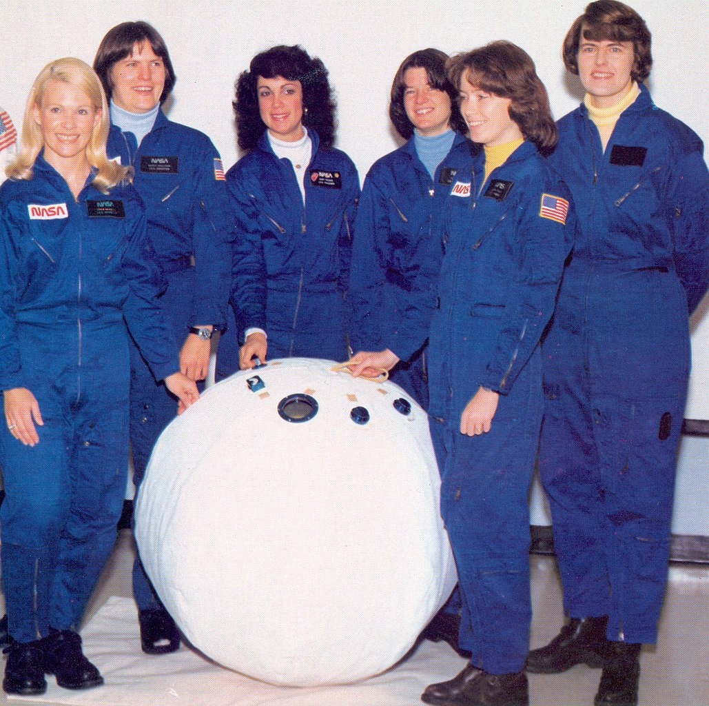 In 1976, NASA was looking for a more diverse group of astronaut candidates. In advance of naming NASA's first female astronauts in 1978, #OTD in 1976, doctors at @NASA_Johnson started collecting physiological data to compare how women's bodies react to cardiovascular stresses.