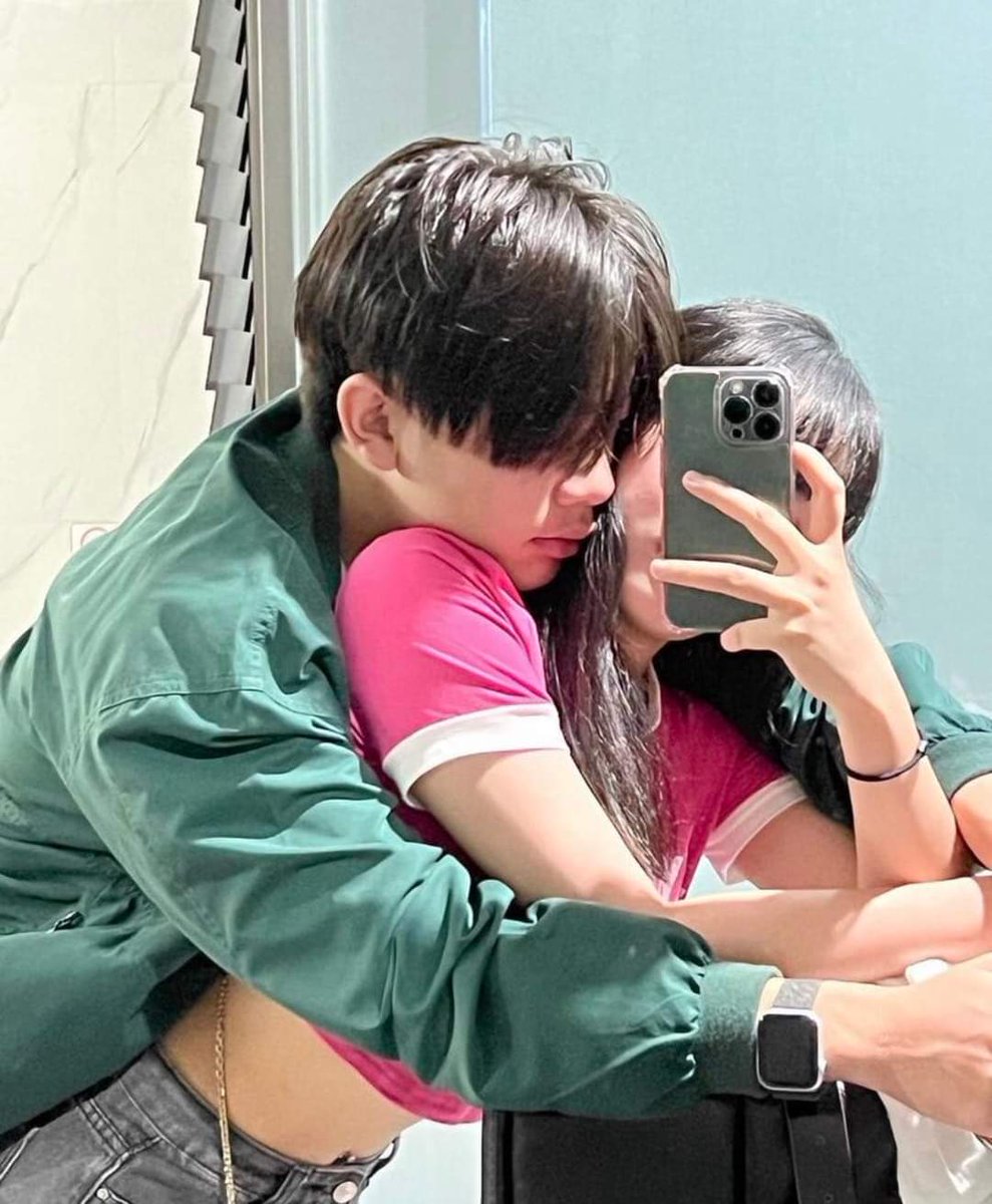 NBantitta's tweet photo. สองรูปนี้เหมือนกันเลย55555555555555#เกรซซี่ https://t.co/OaA78NTLPL