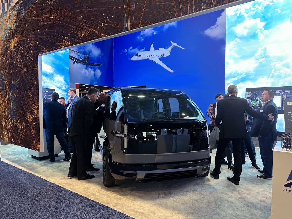 canoo's tweet photo. Our LV @NBAA Business Aviation Convention &amp; Exhibition in Orlando till October 20. Come see how we’re connecting the dots for future mobility from the road to the skies.
Register: https://t.co/QFBRpbdqpH
About our LV: https://t.co/ToivkBudsj 

#canoo #ElectricVehicles #NBAA2022 https://t.co/X77eOYfEmq