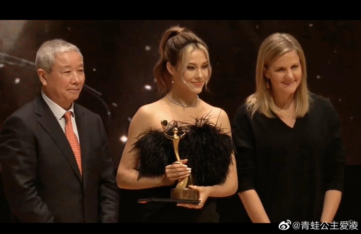 Eileen Gu 谷爱凌 tweet media