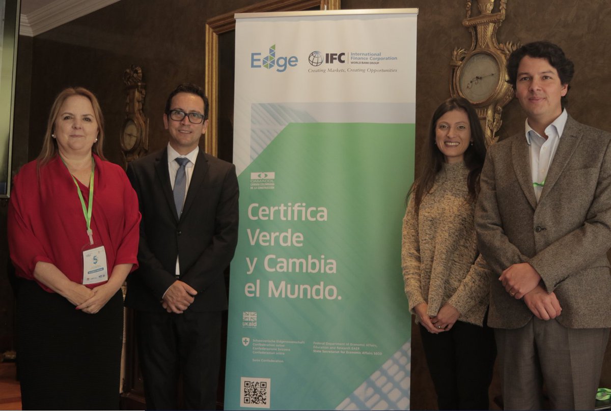 edgebuildings's tweet photo. EDGE Buildings celebró recientemente un hito importante: ¡Cinco años trabajando junto a @CAMACOLBOGOTA promoviendo #edificiosverdes con EDGE #GreenBuildings en Colombia! Conoce más sobre EDGE en Colombia en nuestro sitio web: https://t.co/vgAOPAkqSD https://t.co/xPjb9KFose
