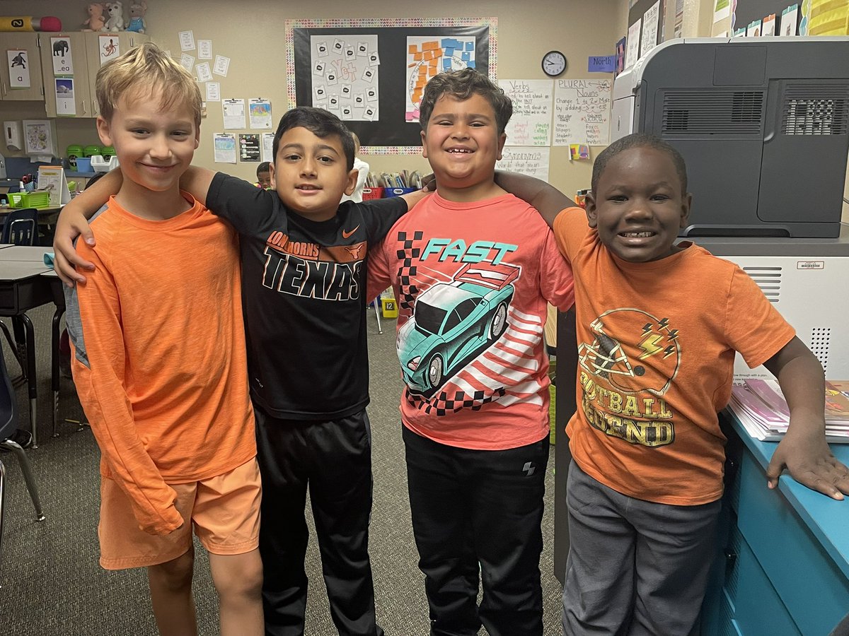 saiglingelem's tweet photo. Saigling Stallions celebrate Unity Day by wearing orange! #saiglingshines #saiglingstallions #unityeveryday https://t.co/DTxs6f78kV