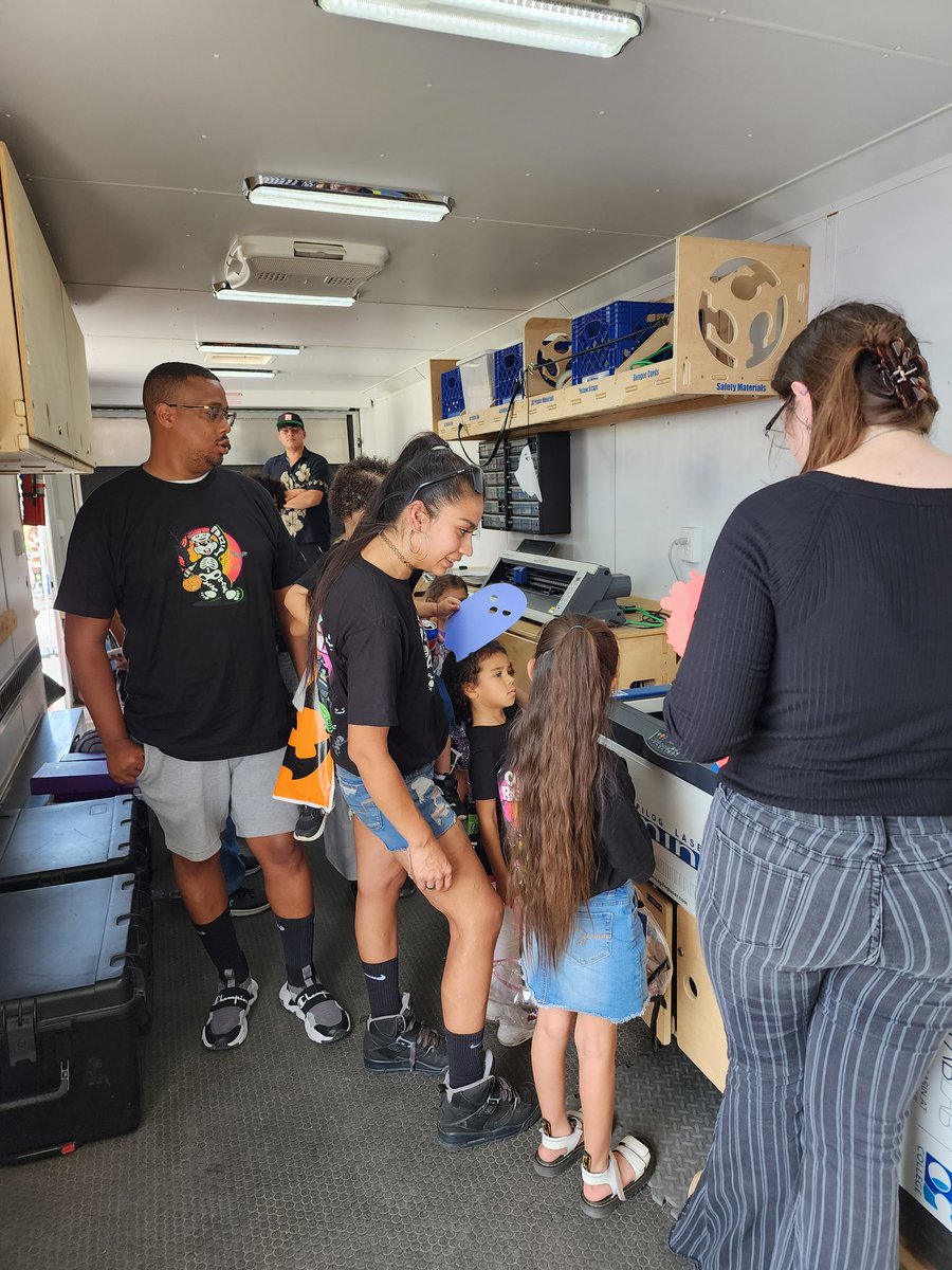 Adriana L. Moreno tweet media