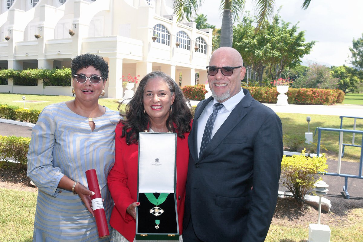 JMMBGroupJA's tweet photo. Photo highlights from the National Honours and Awards Ceremony 2022, where our beloved co-founder, Joan Duncan, was posthumously awarded the Order of Jamaica (OJ).
#JoanDuncan
#JMMB
#JMMBCares
#Bestinterestatheart https://t.co/9X1shcXV8X