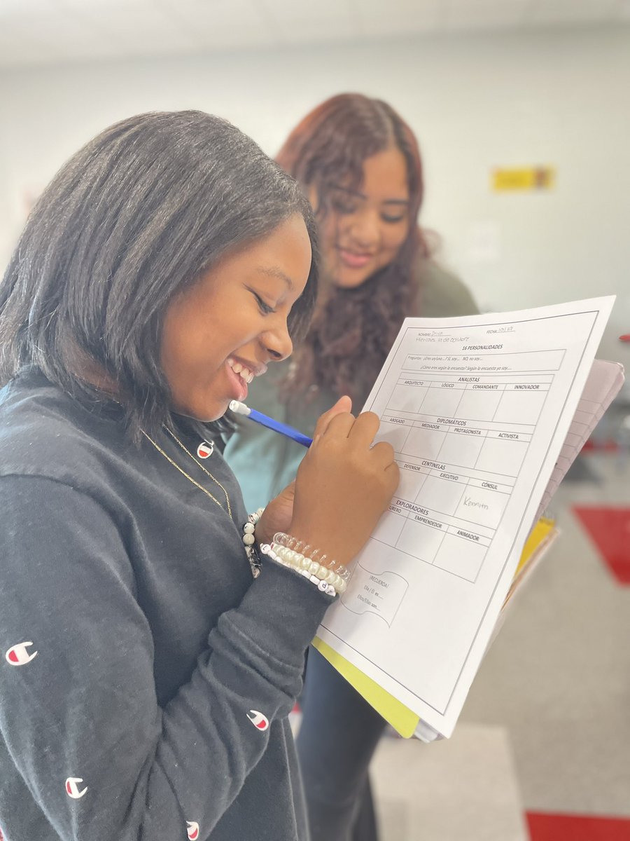 KrinaBPatel's tweet photo. Thoroughly enjoyed my time in Spanish 3 today! Loved seeing their smiling faces as Ms. Szpak facilitated a learning game with new vocabulary! @CabarrusWest @CabCoSchools #LetsGoFlying https://t.co/k1mYHpVCz5