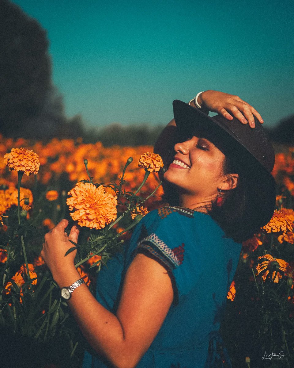 LuisART_Photo's tweet photo. Esta temporada me encanta por los colores y flores que salen. “Retratos en Cempasúchil" por @luisart_photography
#retratos #FineArt 
 ¿Quién se apunta para una sesión? Fechas disponibles

#luisartphotography
#cempasuchil #portrait #méxico #cholula #portrait_vision  #creativosmx https://t.co/wD7aoTjC4d