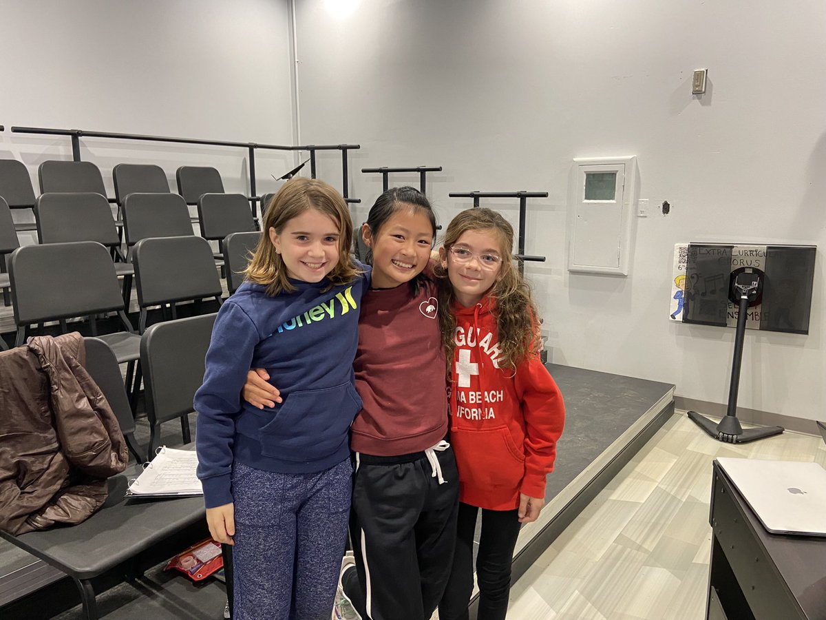 BrianMessemer's tweet photo. 6th Grade Chorus singers having a great time in chorus lessons! 🎼🎶 #cantstopnsarts @NSArts1 @RyanWOHara @NSMSVikingsAP @NSMSBands @NSMS_Masquers @NMasquers @CatalanoChoirs @nshorehsband @mikekleba @nshoredance @CarolASmyth @drzublionis @k5MusicSCS @GlenHead11545 @MusicGlenwood https://t.co/KPrbqvmAw3