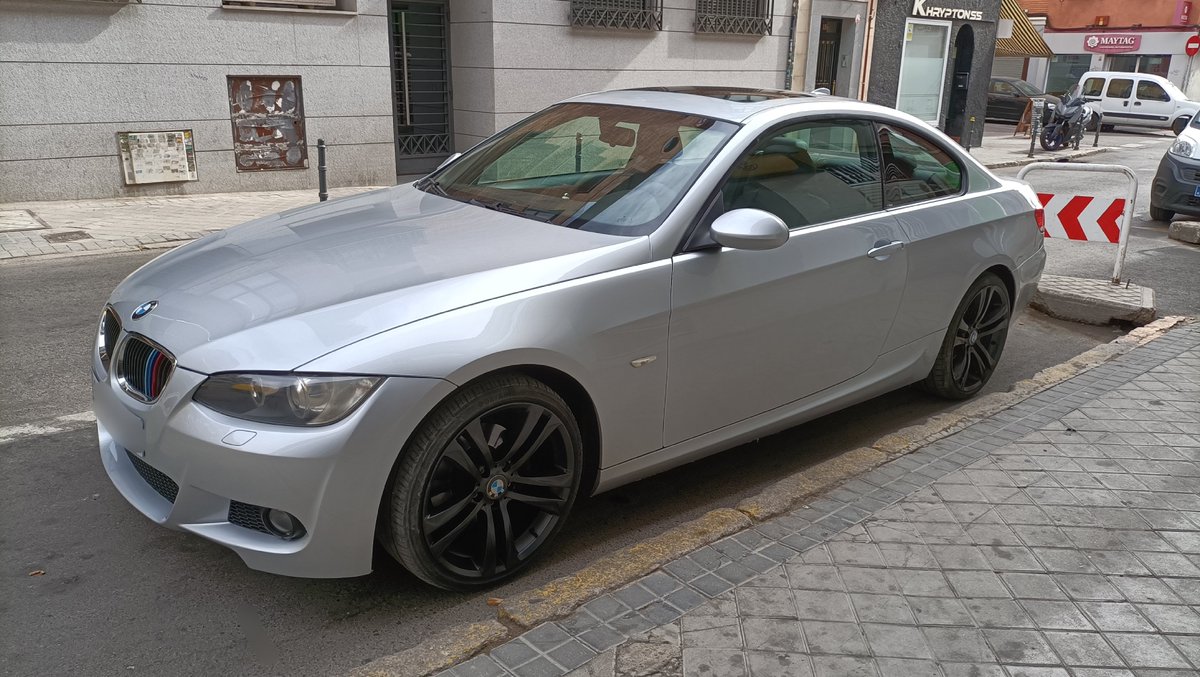 aiko_motor's tweet photo. ¡Así salió del #taller el súper @BMW #320d tras pasar por las manos de #chapaypintura de #aikomotor !🔥

#tallermecanico #aikomotor #bmw #bmw320d #chapa #pintura #bmwlove #bmwlife #pulido #restaurar #talleres #taller #pulir #reparar #reparaciones #mecanica #madrid https://t.co/S729f3va4R