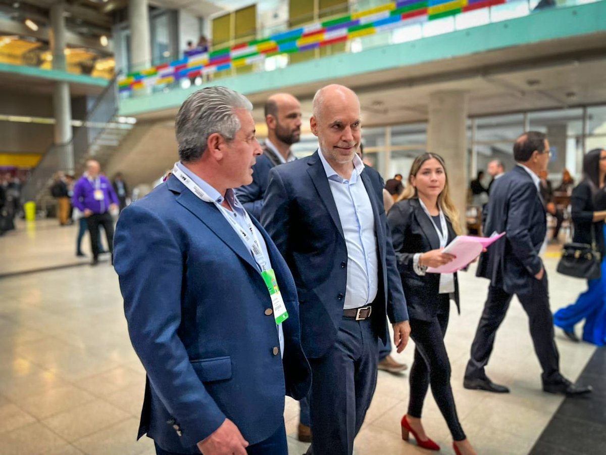 JMartinezPerga's tweet photo. En el marco de la apertura de la Cumbre Mundial de Alcaldes C40 junto a @horaciorlarreta. Gracias por reconocer a nuestra ciudad diciendo ante los alcaldes del mundo: “Necesitamos 100 ciudades como Pergamino que garanticen la calidad de vida y el federalismo de nuestro país”. https://t.co/bGBk5qDE3Y