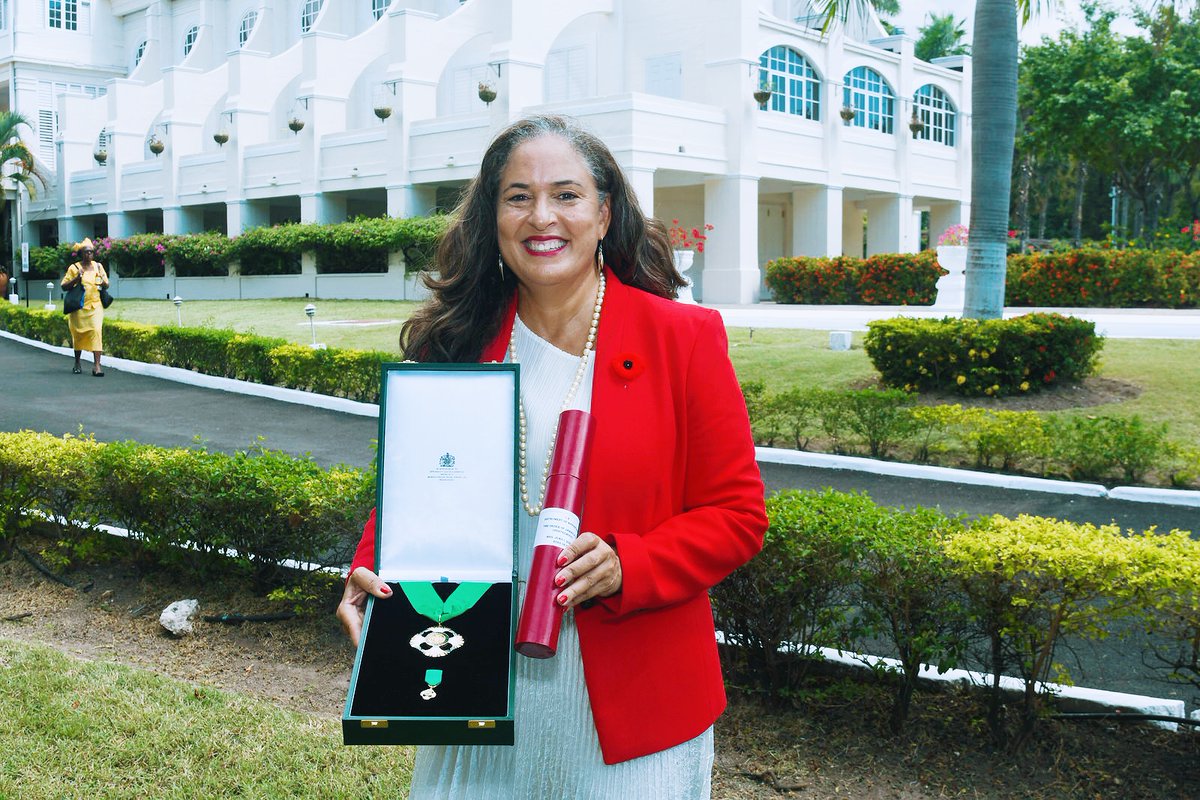 JMMBGroupJA's tweet photo. Photo highlights from the National Honours and Awards Ceremony 2022, where our beloved co-founder, Joan Duncan, was posthumously awarded the Order of Jamaica (OJ).
#JoanDuncan
#JMMB
#JMMBCares
#Bestinterestatheart https://t.co/9X1shcXV8X