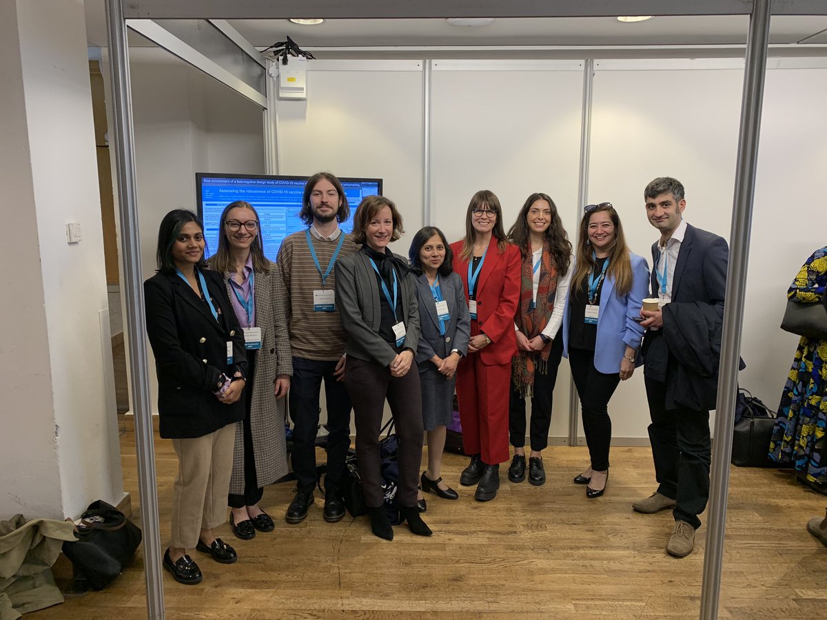 PHdoc_Leena's tweet photo. Enjoyed connecting with UKHSA colleagues at the #UKHSA2022 Proud to lead the #NVAP New Variant Assessment Platform working with international partners to strengthen genomic surveillance. Thanks @SMHopkins for stopping by to say hello to the team! https://t.co/3394B1v064