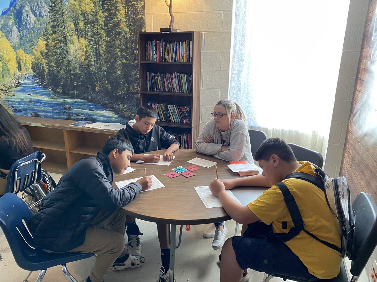 MrsDintheMiddle's tweet photo. JBMS intersession is the place to be!! Murder Mystery in 8th grade RLA has students inferring and asking questions about their text! Who killed Mr Maloney? We will know soon! #JBMSisBOLD #Oneheartoneseguin https://t.co/rZ8h4ioUzo