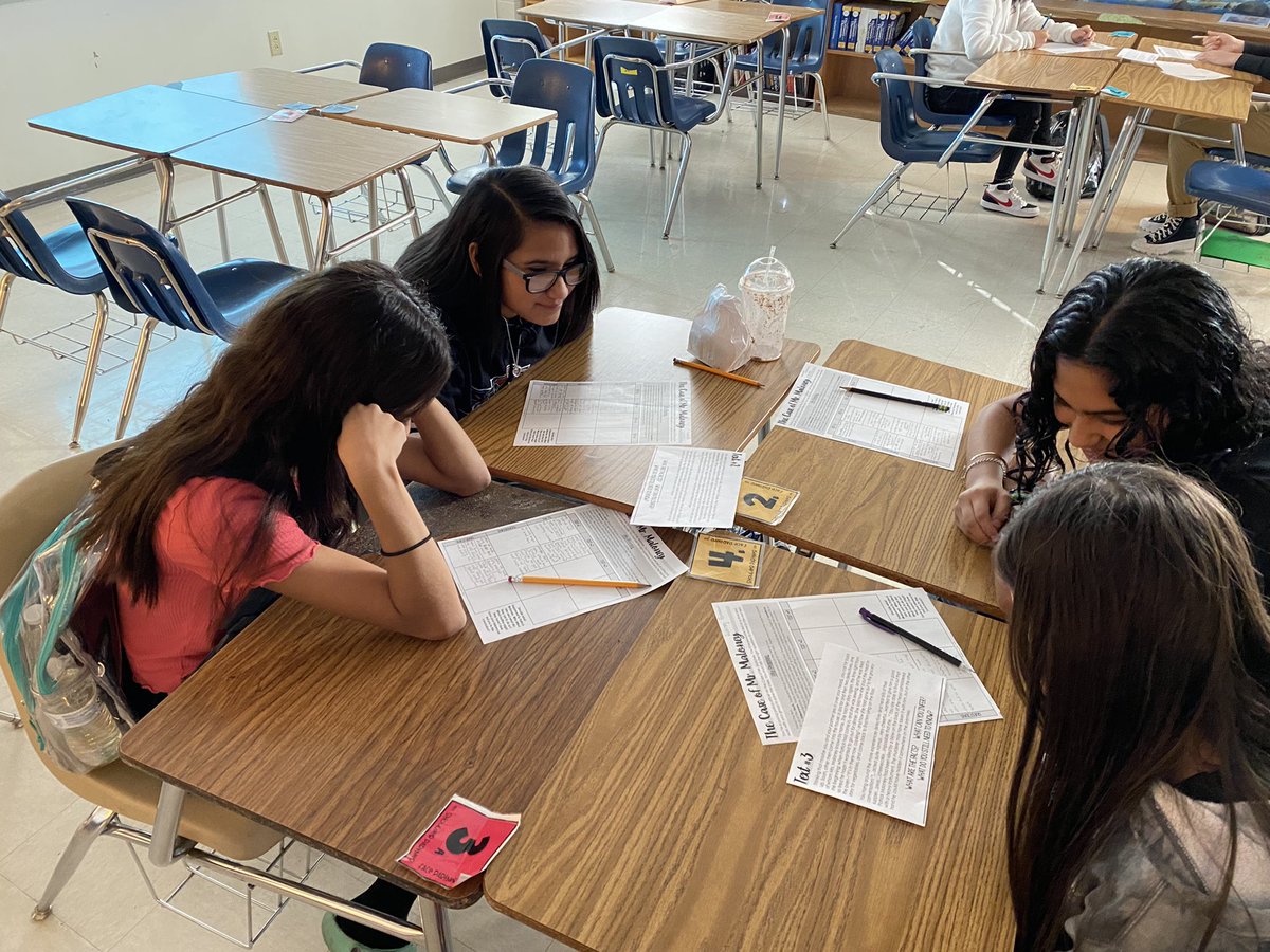 MrsDintheMiddle's tweet photo. JBMS intersession is the place to be!! Murder Mystery in 8th grade RLA has students inferring and asking questions about their text! Who killed Mr Maloney? We will know soon! #JBMSisBOLD #Oneheartoneseguin https://t.co/rZ8h4ioUzo