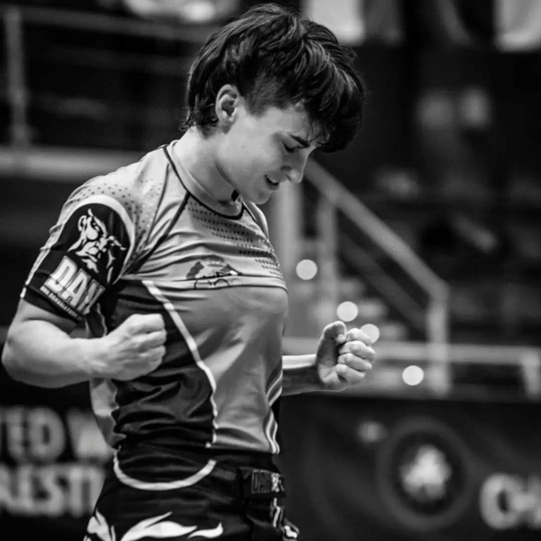 prendes_carlota's tweet photo. Tercera del mundo en Grappling en mi primer año de senior en este deporte🥴.
La verdad que estoy contentísima con el resultado, pero me quedo con la sensación de poder haberlo hecho mejor. 
Seguiremos trabajando, gracias a tods 💕 https://t.co/H4yW0lS7FY