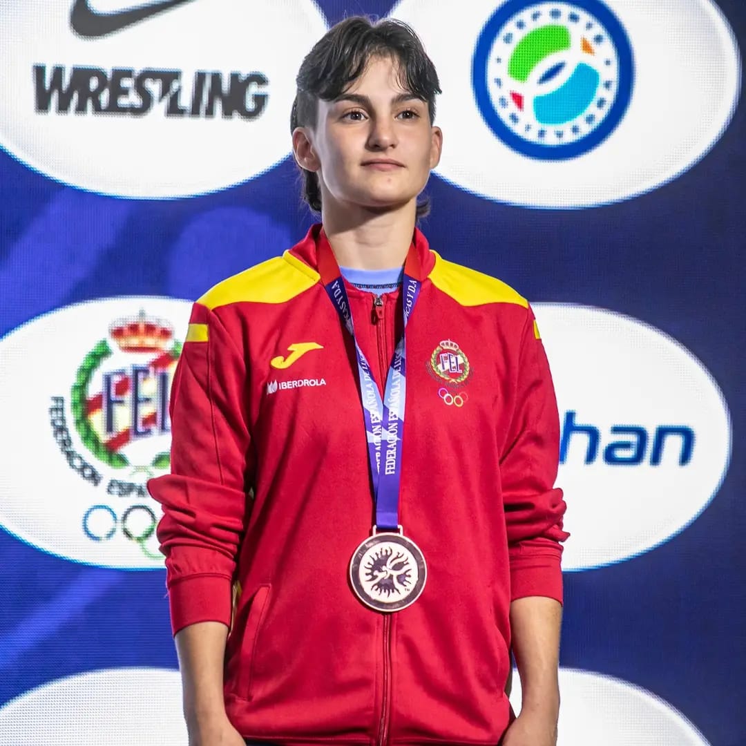 prendes_carlota's tweet photo. Tercera del mundo en Grappling en mi primer año de senior en este deporte🥴.
La verdad que estoy contentísima con el resultado, pero me quedo con la sensación de poder haberlo hecho mejor. 
Seguiremos trabajando, gracias a tods 💕 https://t.co/H4yW0lS7FY